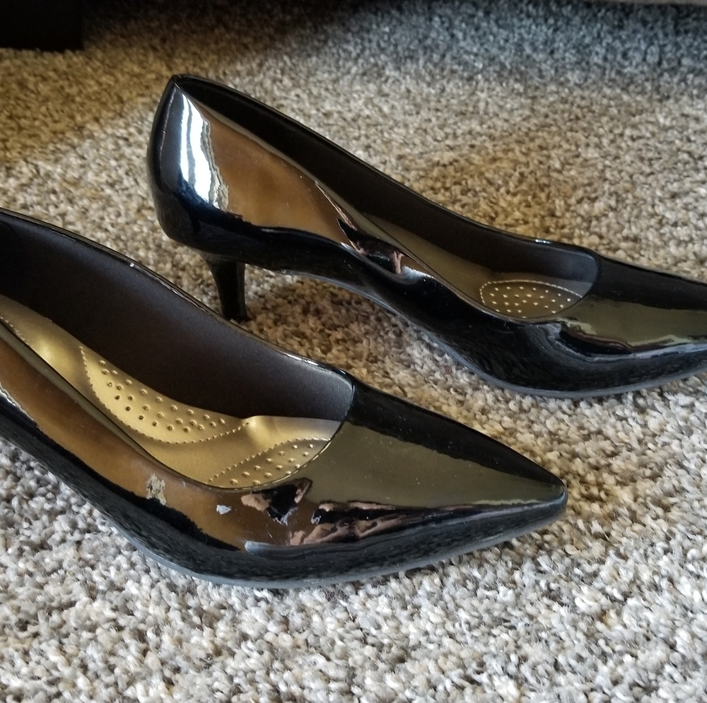 Dress shoes